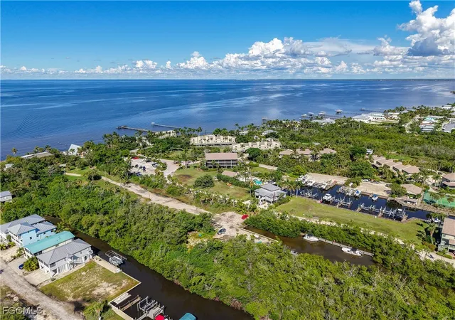 2nd image of 16750 Bocilla Palms Dr, Bokeelia, FL 33922