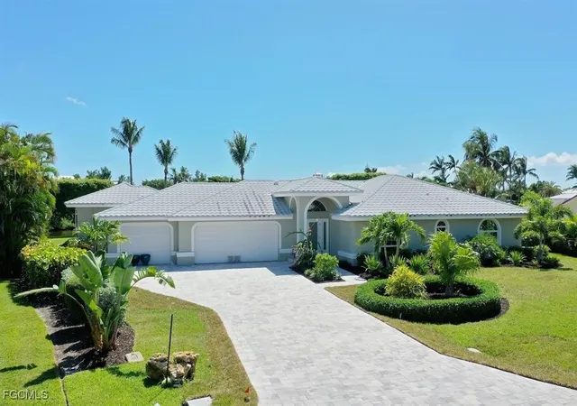 3rd image of 924 Kings Crown Dr, Sanibel, FL 33957 | MLS# 2025012697