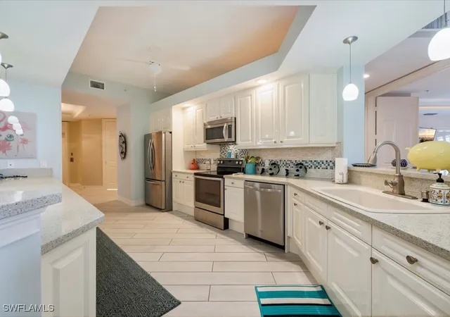 Listing Photo 4 - Condo for sale in building located at 9566 Gulf Shore Dr, Naples, FL 34108 - Unit #102