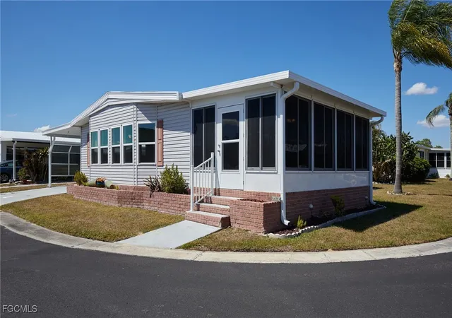 2nd image of 15 Ilex St, Alva, FL 33920 | MLS# 2025012776