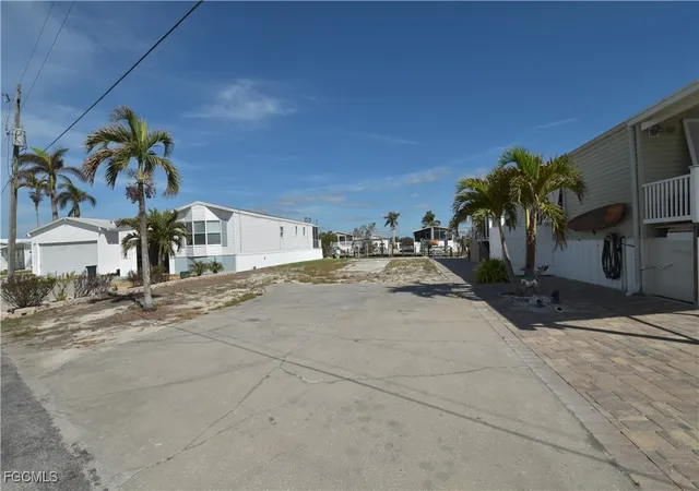4th image of 16 Nancy Ln, Fort Myers Beach, FL 33931 | MLS# 2025012792