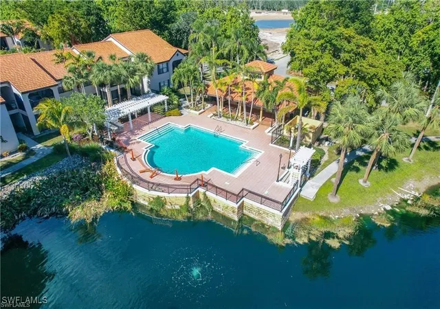 Listing Photo 5 - Condo for sale in building located at 2142 Arbour Walk Cir, Naples, FL 34109 - Unit #2616