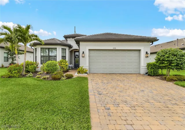 Photo 1 of Sale Pending at 2076 Yellowfin Cir, Naples, FL 34114 | MLS# 225072830 | Listing updated on 2025-10-28