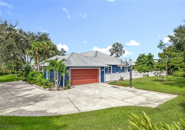 4th image of 18120 Riverchase Ct, Alva, FL 33920 | MLS# 2025013137