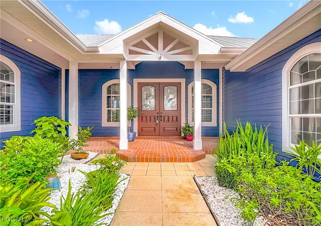 5th image of 18120 Riverchase Ct, Alva, FL 33920 | MLS# 2025013137