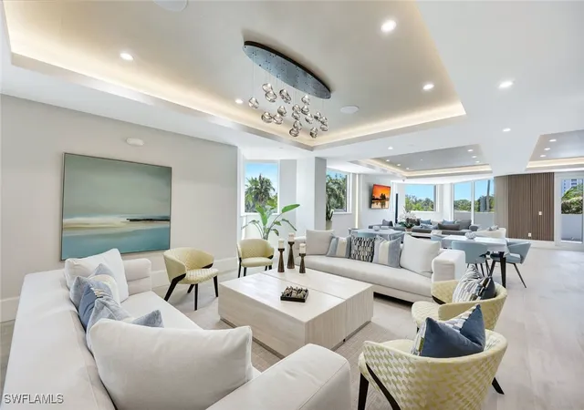 Homes for sale in Naples, FL | 6001 Pelican Bay Boulevard, Naples, FL 34108 | Houzeo