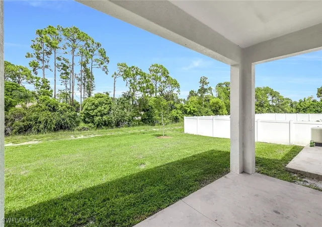4th image of 4628 4630 Douglas Ln #4628, Lehigh Acres, FL 33973 | MLS# 225073509