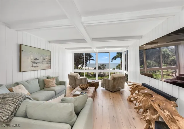 Homes for sale in Naples, FL | 2121 Gulf Shore Blvd N, Naples, FL 34102