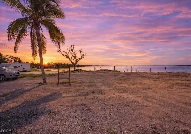 2nd image of 4225 4227 Pine Island Rd Nw, Matlacha, FL 33993 | MLS# 2025013557