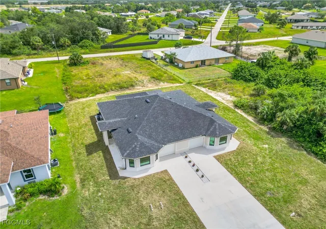 4th image of 2510 Park Rd, Lehigh Acres, FL 33971 | MLS# 2025013717