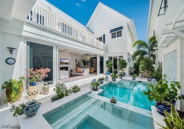 1st image of 909 10th Ave S, Naples, FL 34102 | MLS# 225072058