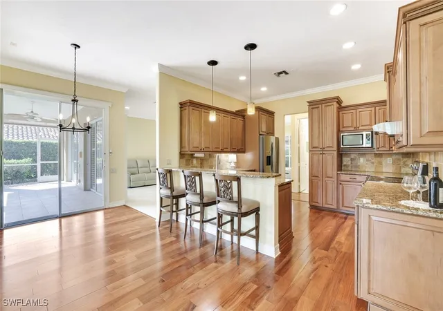 Photo 3 of Sale Pending at 2032 Castle Garden Ln, Naples, FL 34110 | MLS# 225071525 | Listing updated on 2025-11-17