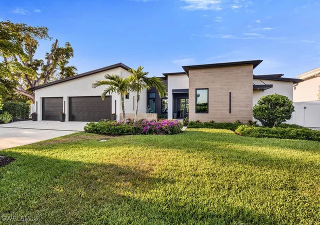 Photo 3 of Single family home for sale at 1251 Creech Rd, Naples, FL 34103 | MLS# 225072326 | Listing updated on 2026-07-11