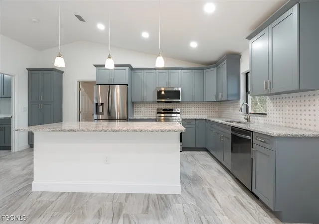 5th image of 7537 19Th Ter, Labelle, FL 33935 | MLS# 2025014332
