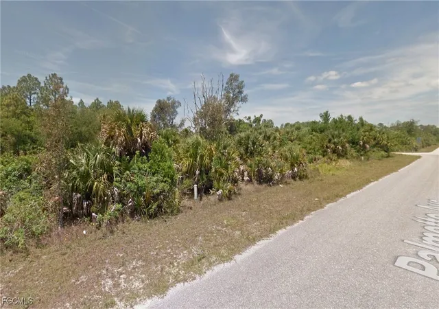 3rd image of 903 W 7Th St, Lehigh Acres, FL 33972 | MLS# 2025014461