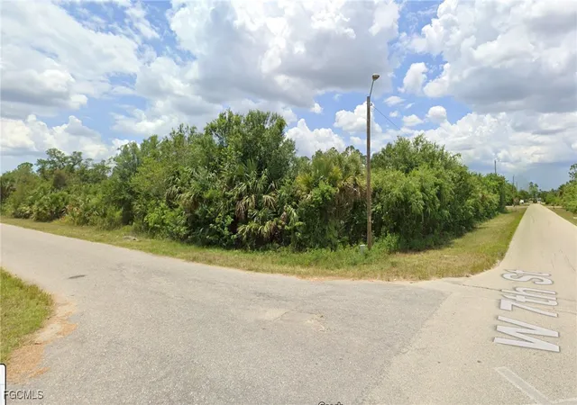 4th image of 903 W 7Th St, Lehigh Acres, FL 33972 | MLS# 2025014461