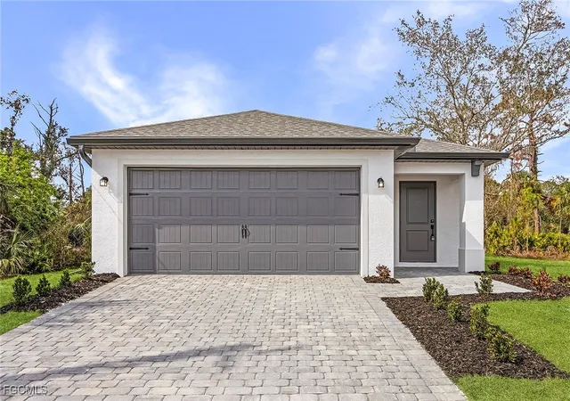1st image of 804 Gen D Macarthur Ave, La Belle, FL 33935 | MLS# 2025014494