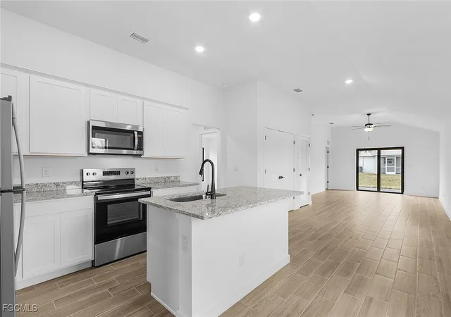 5th image of 804 Gen D Macarthur Ave, La Belle, FL 33935 | MLS# 2025014494
