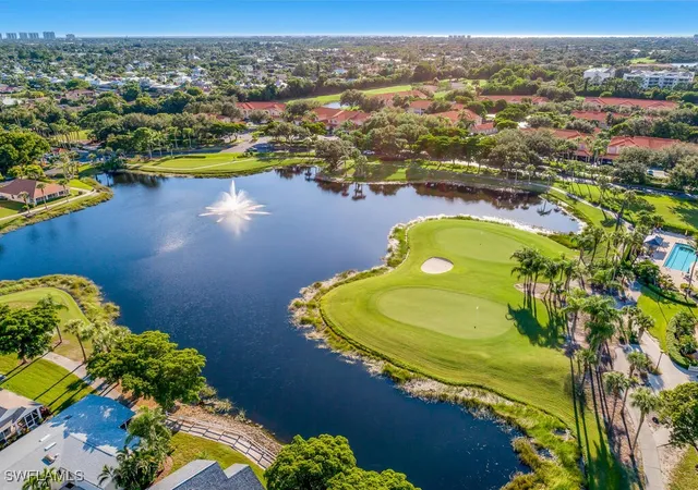 Listing Photo 2 - Condo for sale in building located at 26600 Rosewood Pointe Dr, Bonita Springs, FL 34135 - Unit #B309