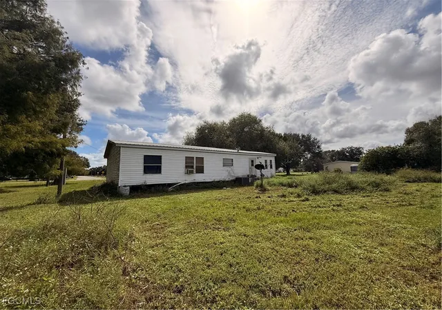 3rd image of 1405 Shanon Ln, Clewiston, FL 33440 | MLS# 2025014862