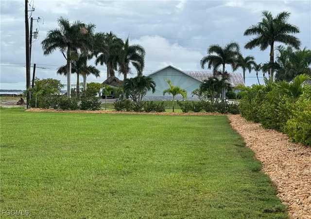 5th image of 1746 Seafan Cir, North Fort Myers, FL 33903 | MLS# 2025014931