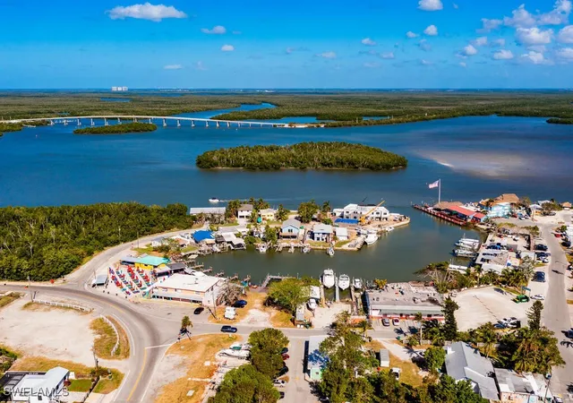 2nd image of 366 Angler Dr, Goodland, FL 34140