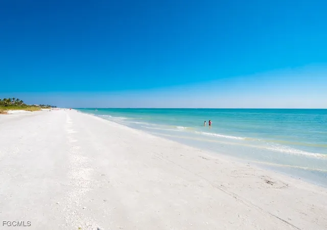2nd image of 1610 Middle Gulf Dr, Sanibel, FL 33957