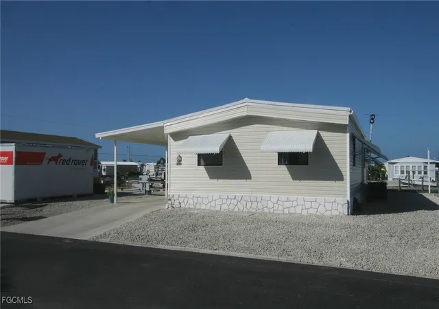 3rd image of 3059 Bounty Ln, Saint James City, FL 33956 | MLS# 2025015215
