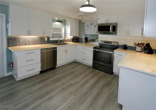 5th image of 3059 Bounty Ln, Saint James City, FL 33956 | MLS# 2025015215