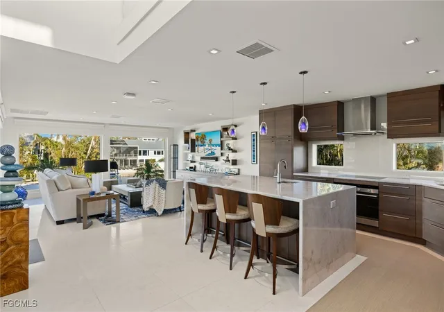 Photo 3 of Single family home for sale at 1290 Bay Dr, Sanibel, FL 33957 | MLS# 2025015299 | Listing updated on 2026-07-15