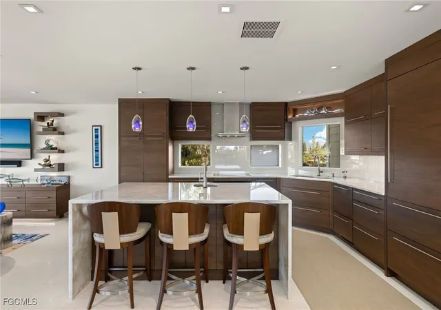 Photo 4 of Single family home for sale at 1290 Bay Dr, Sanibel, FL 33957 | MLS# 2025015299 | Listing updated on 2026-07-15