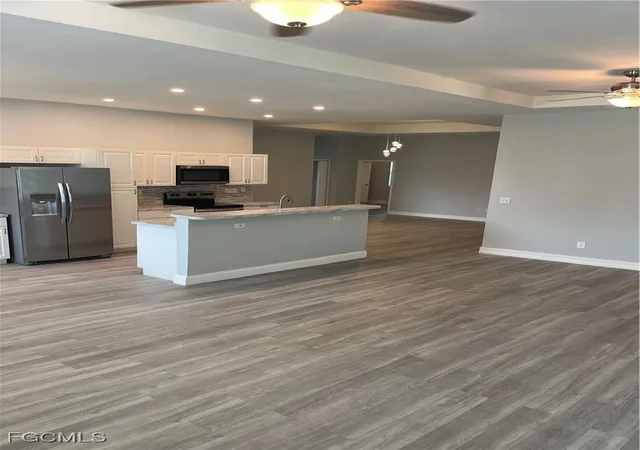 4th image of 3043 Dunbar Ave, Fort Myers, FL 33916 | MLS# 2025015353
