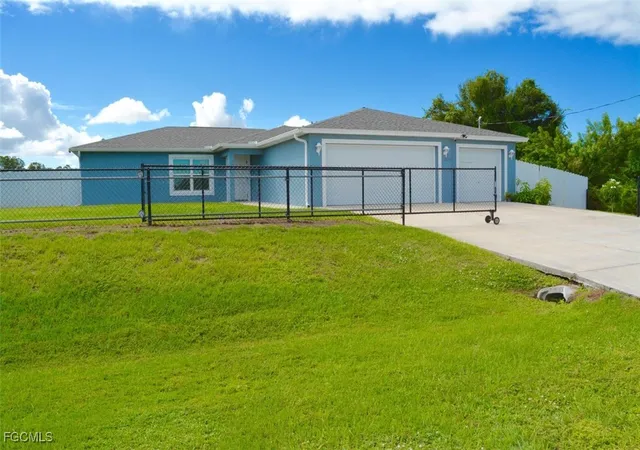 5th image of 9006 Bamboo Cir, Labelle, FL 33935 | MLS# 2025015373