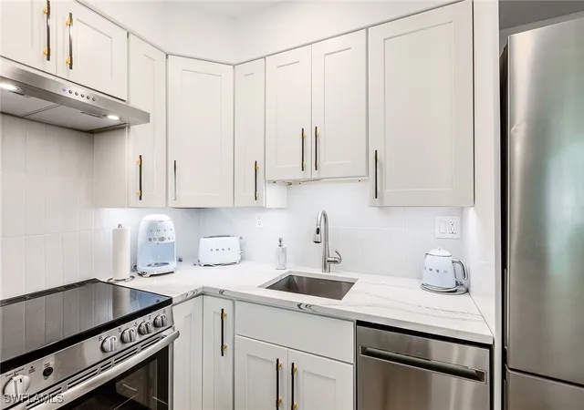 5th image of 235 Seaview Ct #G1, Marco Island, FL 34145 | MLS# 225075304