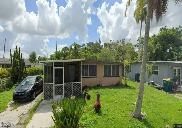 Photo 1 of Single family home for sale at 3329 Guilford Ct, Naples, FL 34112 | MLS# 225075408 | Listing updated on 2026-09-01