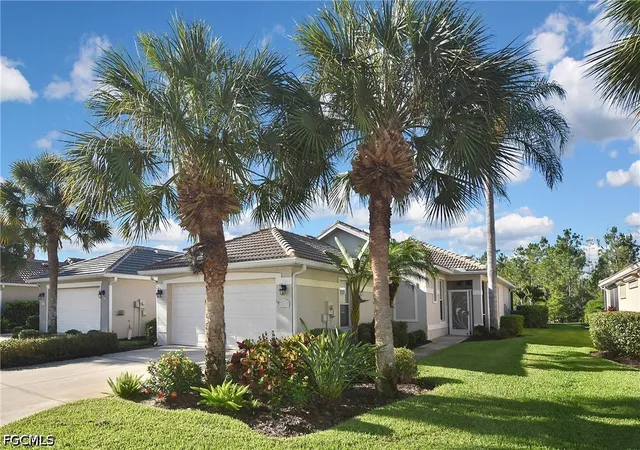 Photo 2 of Sale Pending at 8156 Woodridge Pointe Dr, Fort Myers, FL 33912 | MLS# 2025015516 | Listing updated on 2026-08-31