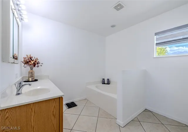 Photo 4 of Single family home for sale at 326 NE 10th Terrace, Cape Coral, FL 33909 | MLS# 225075500 | Listing updated on 2025-10-17
