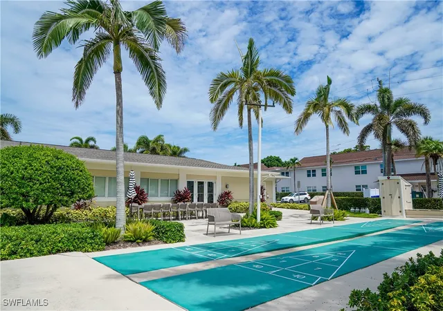 2nd image of 534 12Th Ave S, Naples, FL 34102