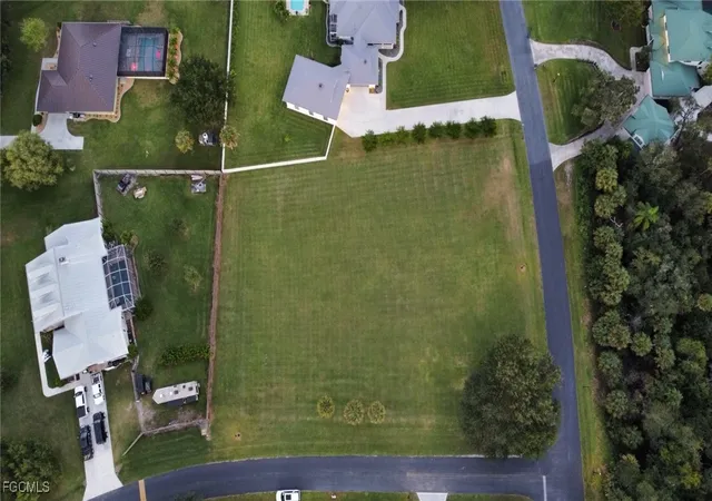 3rd image of 18150 Riverwind Dr, Alva, FL 33920 | MLS# 2025015717