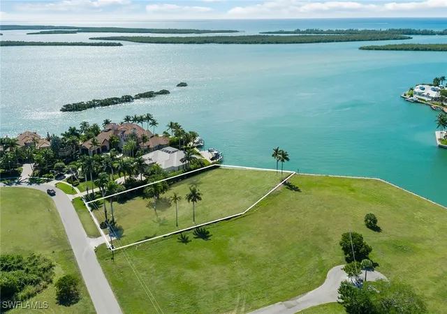 3rd image of 1028 W Inlet Dr, Marco Island, FL 34145 | MLS# 225070129