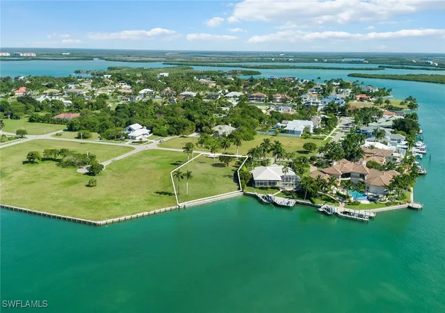 4th image of 1028 W Inlet Dr, Marco Island, FL 34145 | MLS# 225070129