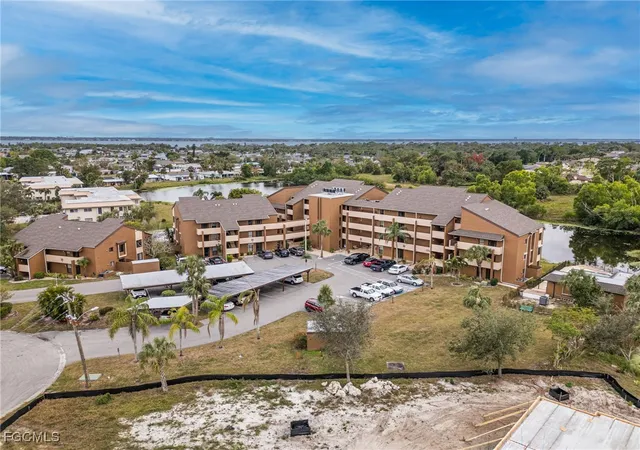 25th image of 2067 W Lakeview Blvd #8, North Fort Myers, FL 33903 | MLS# 2025016062