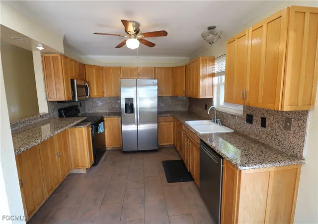 Photo 4 of Sale Pending at 8521 Cypress Dr S, Fort Myers, FL 33967 | MLS# 2025016113 | Listing updated on 2025-10-27