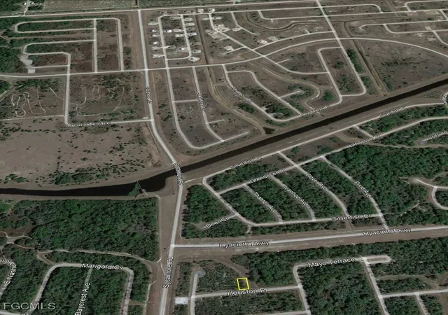 8th image of 309 Houston Pl, La Belle, FL 33935 | MLS# 2025016429