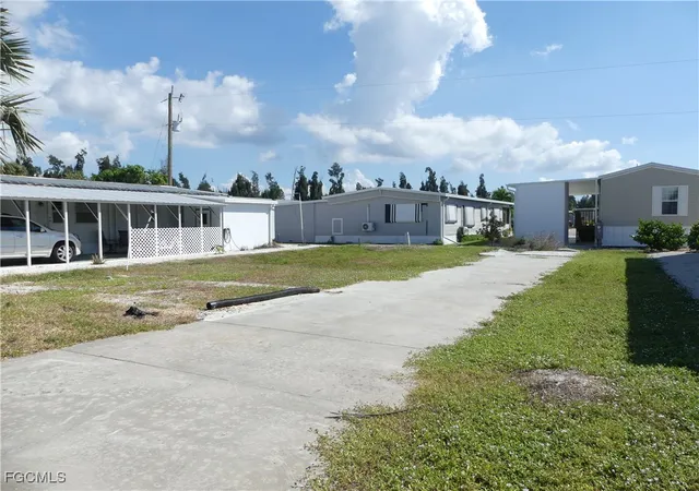 2nd image of 4915 Gulfgate Ln, Saint James City, FL 33956 | MLS# 2025016452