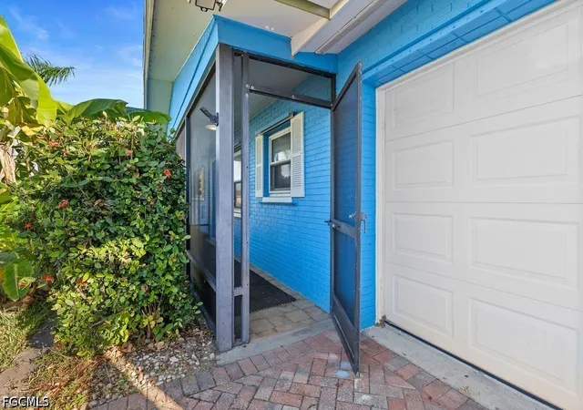4th image of 2504 Bayshore Dr, Matlacha, FL 33993 | MLS# 2025016543