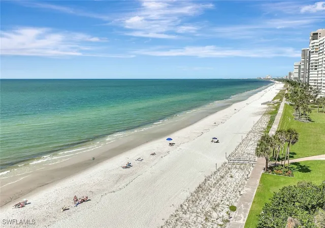 35th image of 788 Park Shore Dr #E39, Naples, FL 34103 | MLS# 225072614