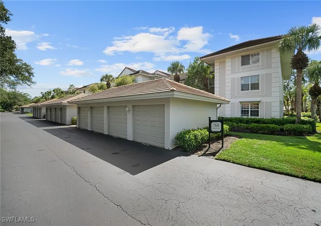 Listing Photo 2 - Condo for sale in building located at 760 Waterford Dr, Naples, FL 34113 - Unit #104