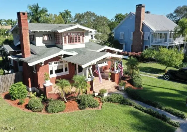 Photo 3 of Single family home for sale at 1249 Osceola Dr, Fort Myers, FL 33901 | MLS# 2025016791 | Listing updated on 2026-10-08