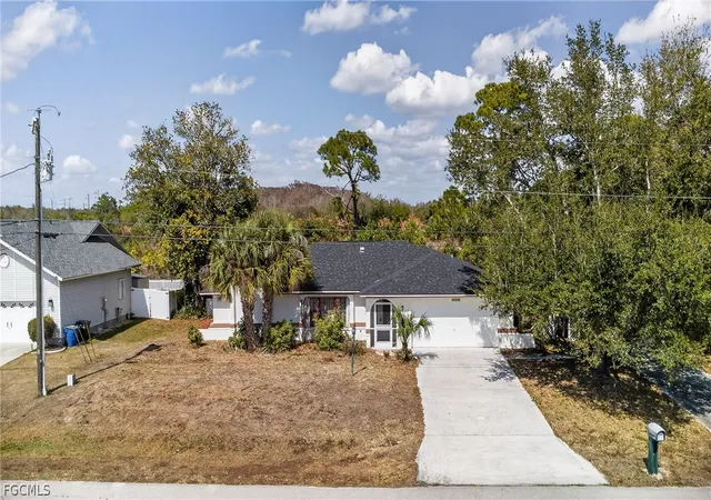 Photo 2 of Single family home for sale at 11225 Rabun Gap Dr Nw, North Fort Myers, FL 33917 | MLS# 2025016849 | Listing updated on 2026-03-07